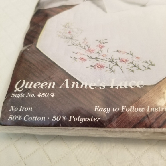 New Tobin Embroidered 2 Placemats & 2 Napkins Kit Queen Anne's Lace No Iron - Picture 3 of 5